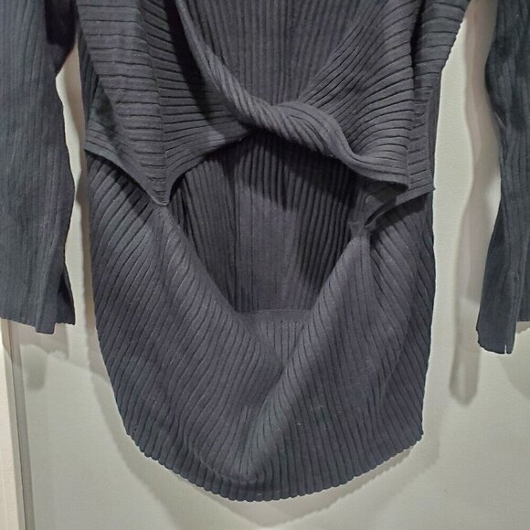 Future Collective Plus Size Black Long-Sleeved Ribbed Top Back Cut-outs Sz 4X - Picture 16 of 16